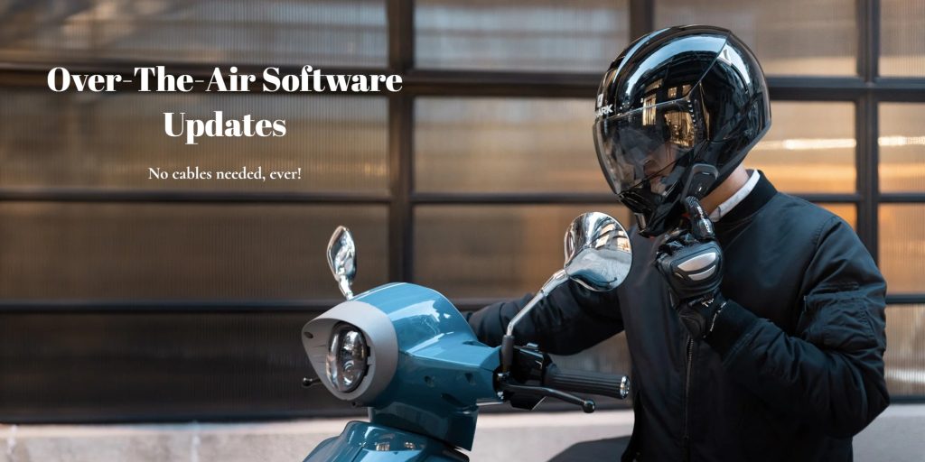 Cardo Spirit Motorcycle Helmet Bluetooth Intercom Features 3